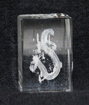 Kristall 01 Glasblock 3D Drache Laser Innengravur Quader Glas
