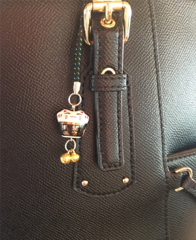 Glückskatze Keramik Anhänger Gelb Maneki Winkekatze Schlüssel Handyanhänger 014G