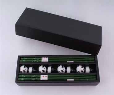 Preview: 080 Chopsticks 4 Paar 8 tlg. Set Stäbchen Essstäbchen Bänkchen Panda Bär