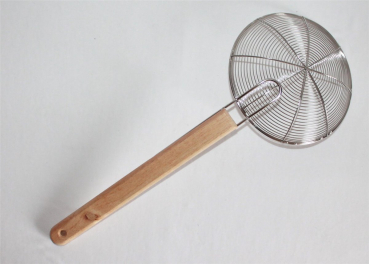 Preview: 020 Metallsieb Holzgriff Ø 20cm Wok Sieb Abtropfsieb Seiher Durchschlag Rundsieb Öl Löffel