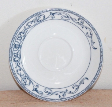 18-03, 1 Stk Unterteller Teller Hongkong Geschirr Keramik weiß blau Ø 12 cm