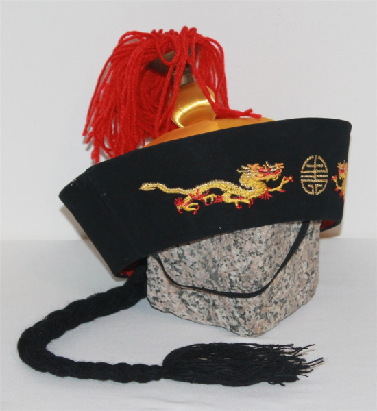 China Kappe mit Zopf rot schwarz Mütze Fashing Karneval Kaiser Prinz