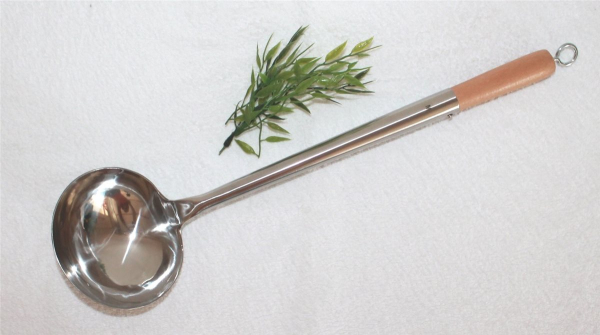 01 Schöpfkelle Schöpflöffel Suppenkelle Edelstahl Wok Kelle 47 cm lang hängen
