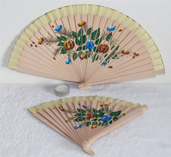 712, 1 Stk Fächer Sommerfächer Hand Deko Wind Bambus Holz Blumen beige gelb Tanz