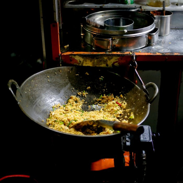 Wok Pfanne 40 cm Ø 16 Zoll runder Boden Carbon Stahl 2 Henkel China Gastronomie Gasherd